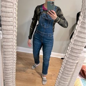 ON jean overalls 👩🏻‍🌾👖size 6 straight leg